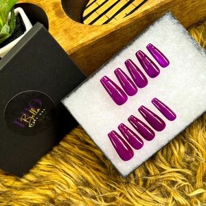 Press Ons handmade by me. Gel base acrylic 🤞🏽💅🏼